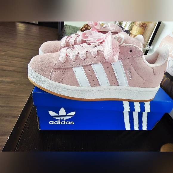 Adidas Grade School Campus Size 4 1/2 - Picture 3 of 7